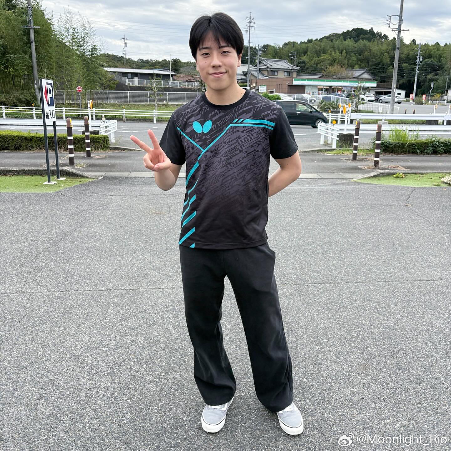 篠塚大登staff：结束亚洲锦标赛后，从印度短暂回到日本的篠塚选手🏓️在亚洲锦