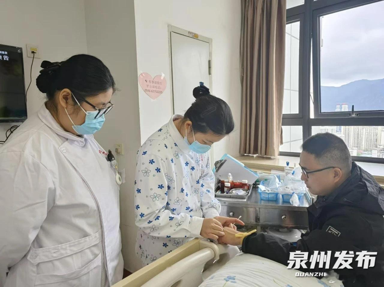 福建首例捐造血干细胞获见义勇为认定 12月27日，泉州市民庄伟巍因捐献造 血 干