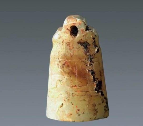 两千多年前，海昏侯弥留之际，说出了最后的遗言：将一枚“战国玉印”含入口内下葬！这