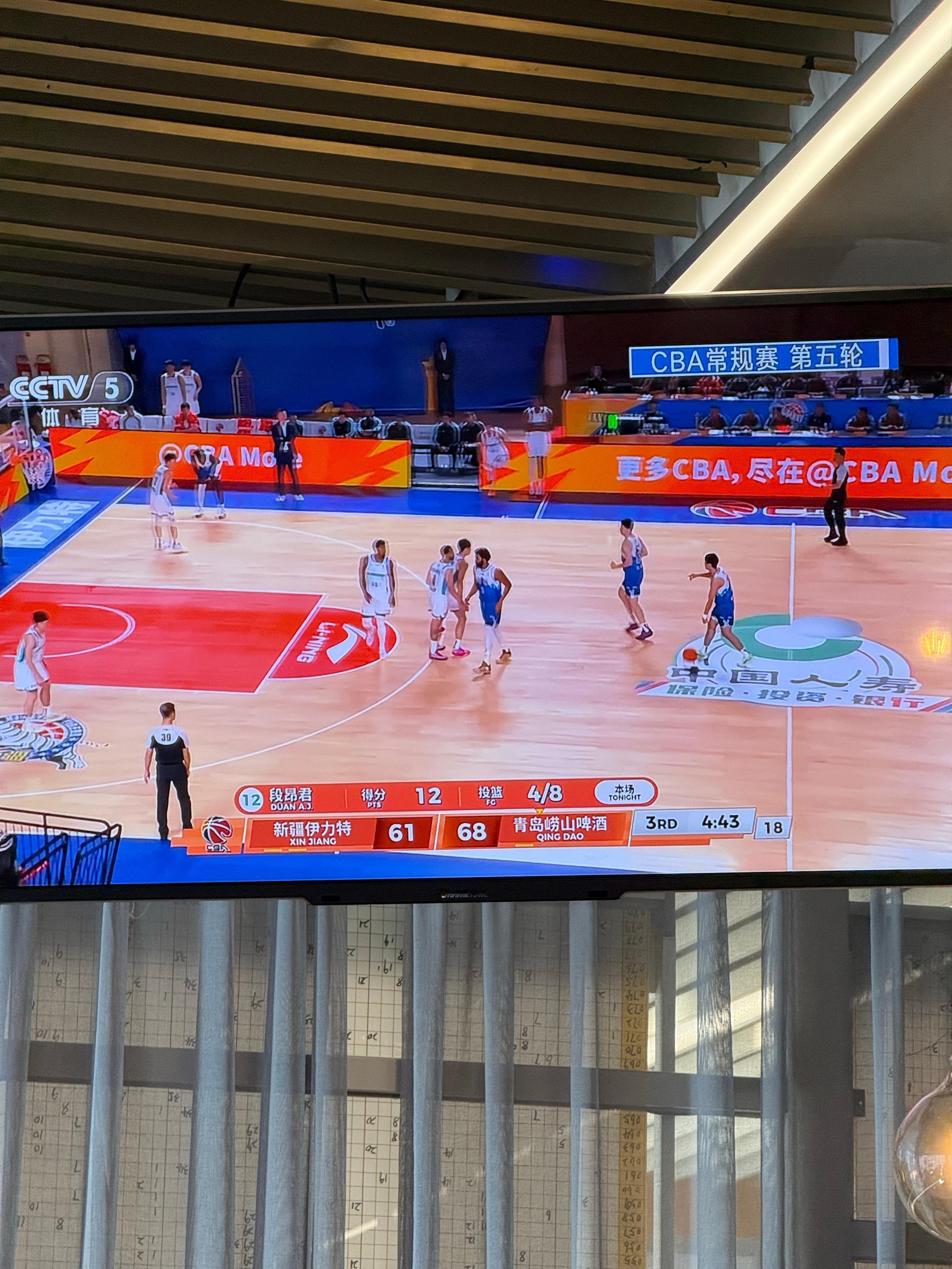 东方时尚太🐮了，能学车能吃饭能喝咖啡能看CBA，能喂鸽子能看鱼能看孔雀能跟羊驼