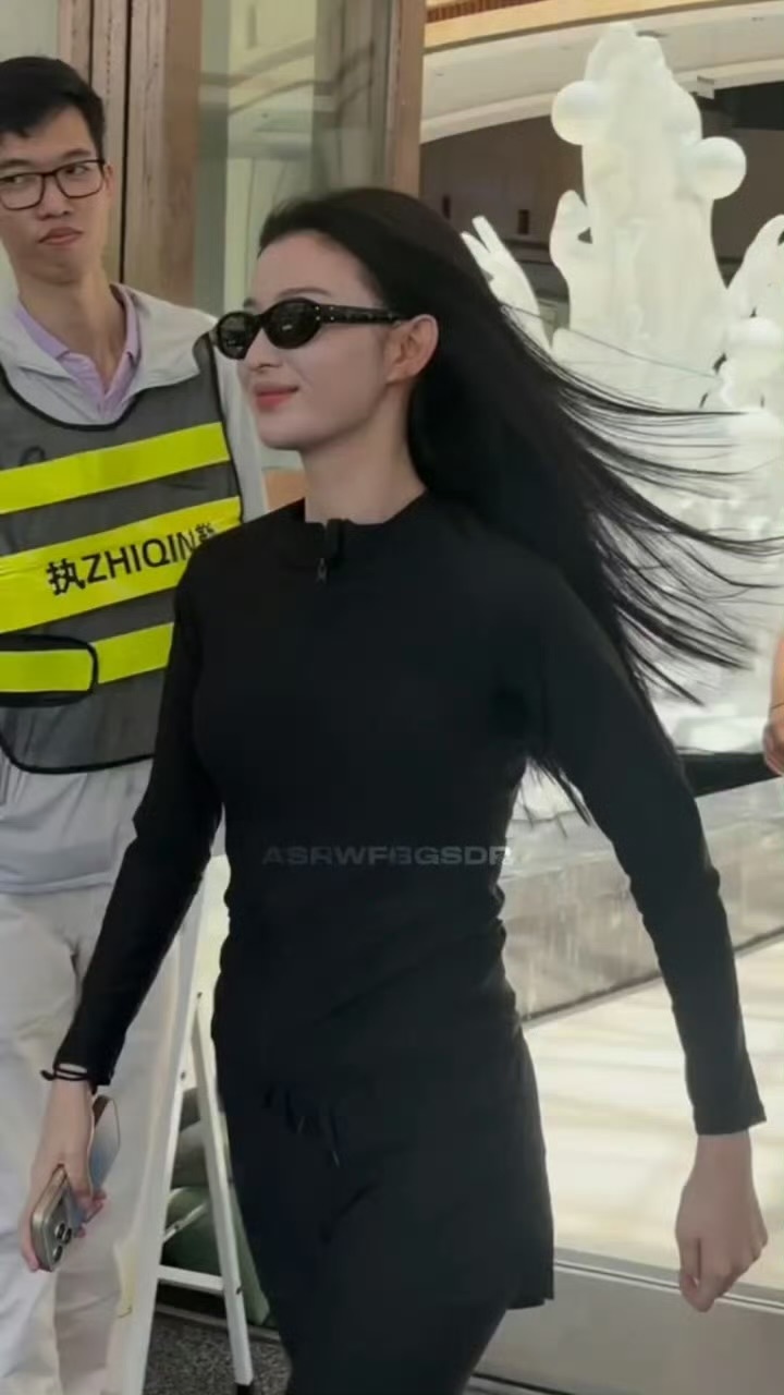 帅美帅美的王楚然潜水服身材