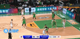 朱俊龙拆弹压哨三分！[鼓掌][鼓掌][鼓掌][赞][赞][赞]
朱俊龙这个神奇三