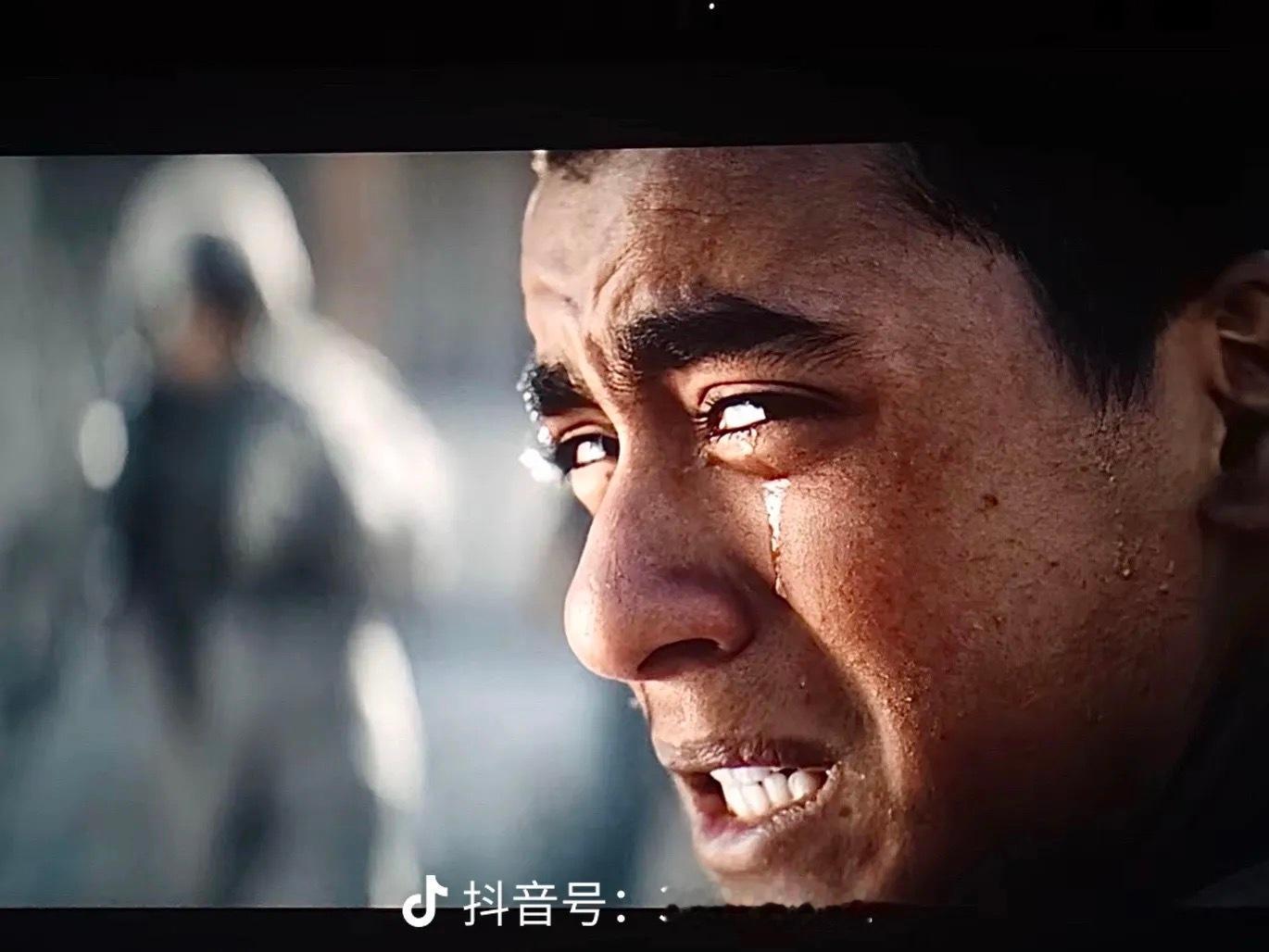 刚看完龙餐馆，贾马尔这一个回眸镜头，拍的真好～ ​​​
