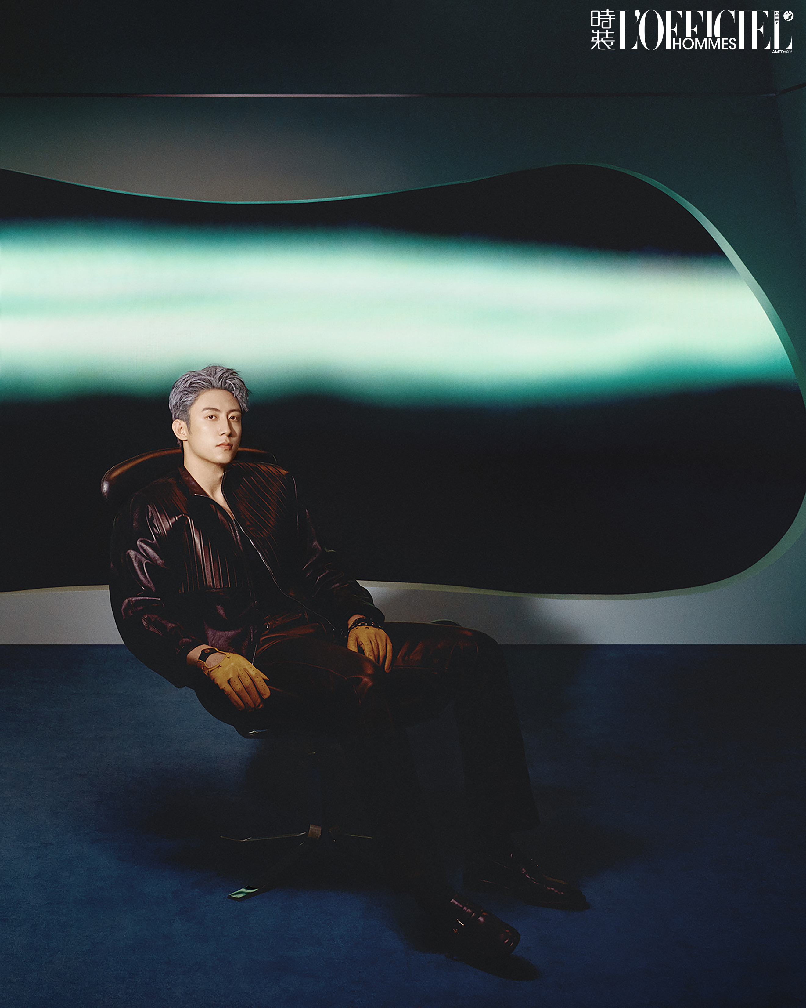 黄景瑜时装男士三月刊封面黄景瑜未来序章大片 凡是过往，皆为序章！黄景瑜的2026