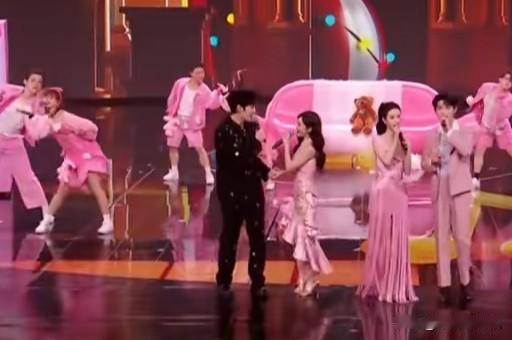 张杉杉和毛晓彤，其实真的可以谈恋爱！

要是真能凑一对，单看俩人家里情况，反而还