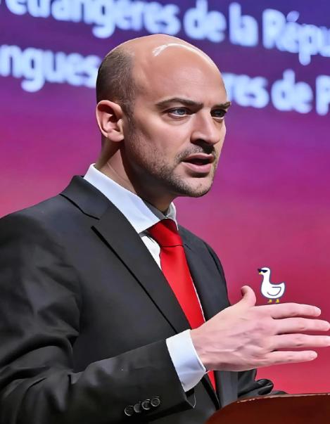 法国外长都看不下去了！半夜发帖痛斥美国，这话说得真解气，大半夜的，一条消息炸了锅