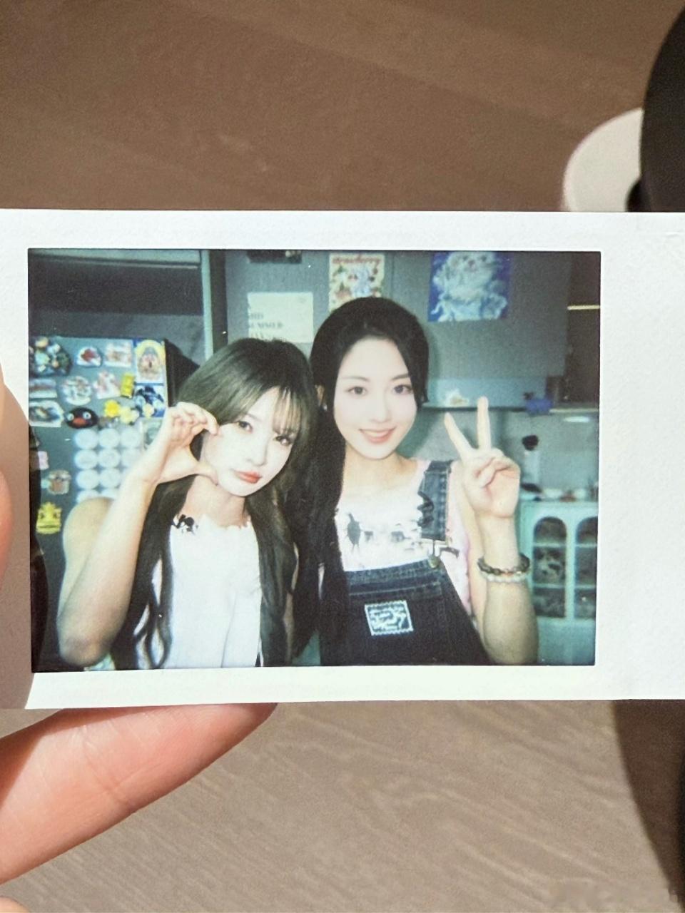 SNH48女团杨冰怡宿舍曝光 从餐厅走到寝室，这一路的环境都让人感到舒适愉悦，冰