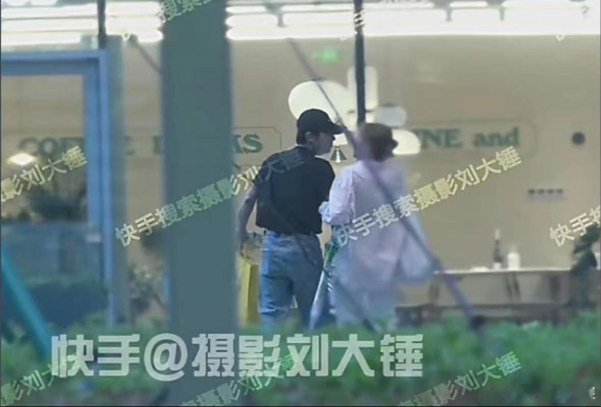 #刘大锤曝了一个众所周知的秘密#刘大锤曝的是蒋敦豪恋情……说了一个众所周知的秘密