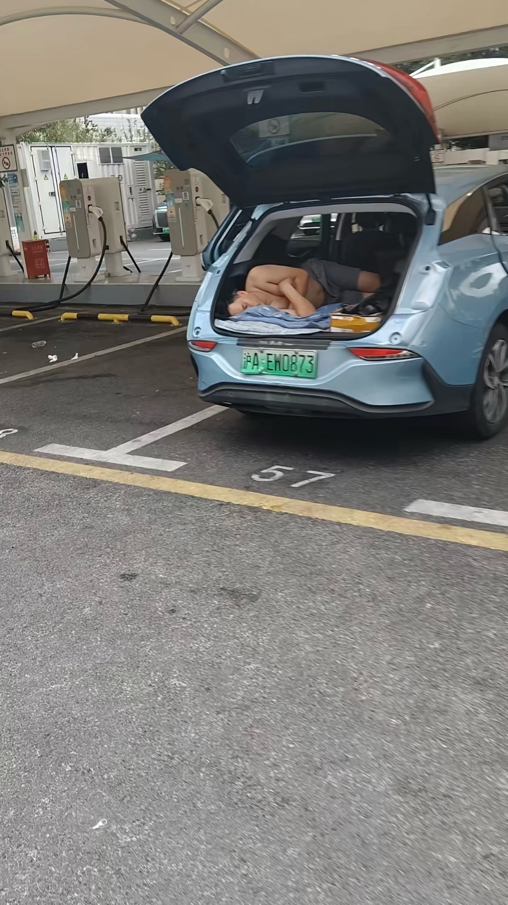 司机师傅充电时好好休息一下💤 ​​​