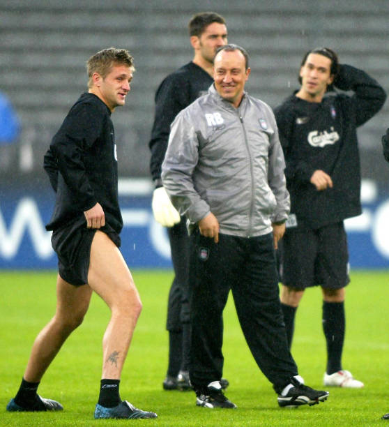 利物浦旧将 拉法似乎在希腊也混不下去了，据传接替他的是比斯坎上个月受伤的齐里维拉