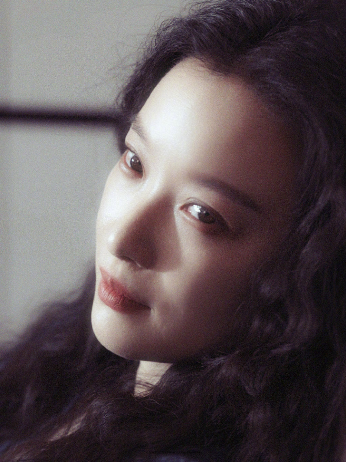 倪妮演技可以拿奖了倪妮装神经病这段演得太好了 《隐身的名字》里倪妮这段戏，把任小