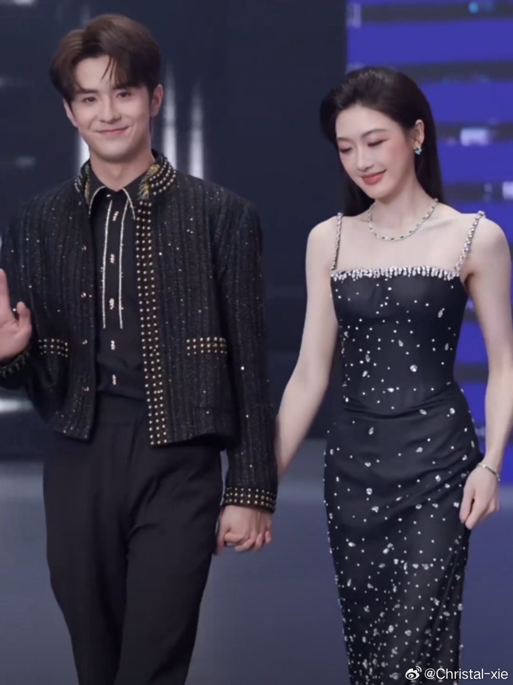 毓言cp太有夫妻相啦豪门夫妇出来炸街 