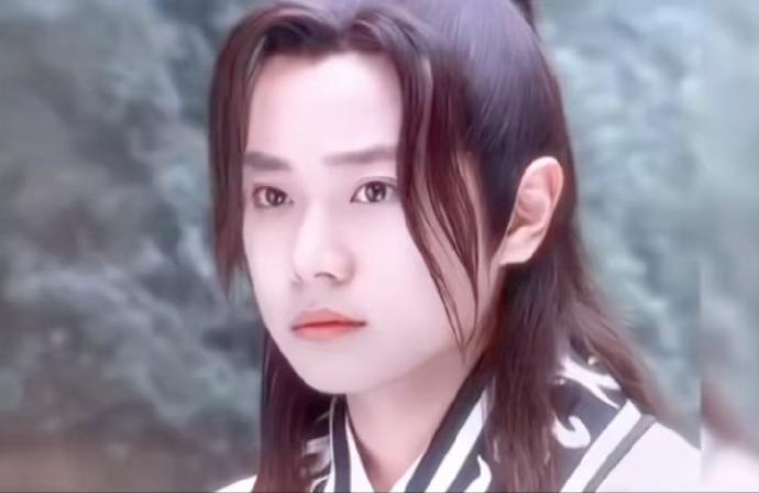 曾凭借《真命小和尚》《九岁县太爷》等剧家喻户晓的曹骏，在出演完大爆剧《宝莲灯》后