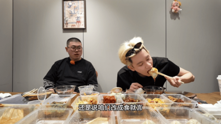 胡先煦减肥路上的三座大山 下山的虎、做饭的厨、抢意面的哥哥。胡先煦减肥要面对的，