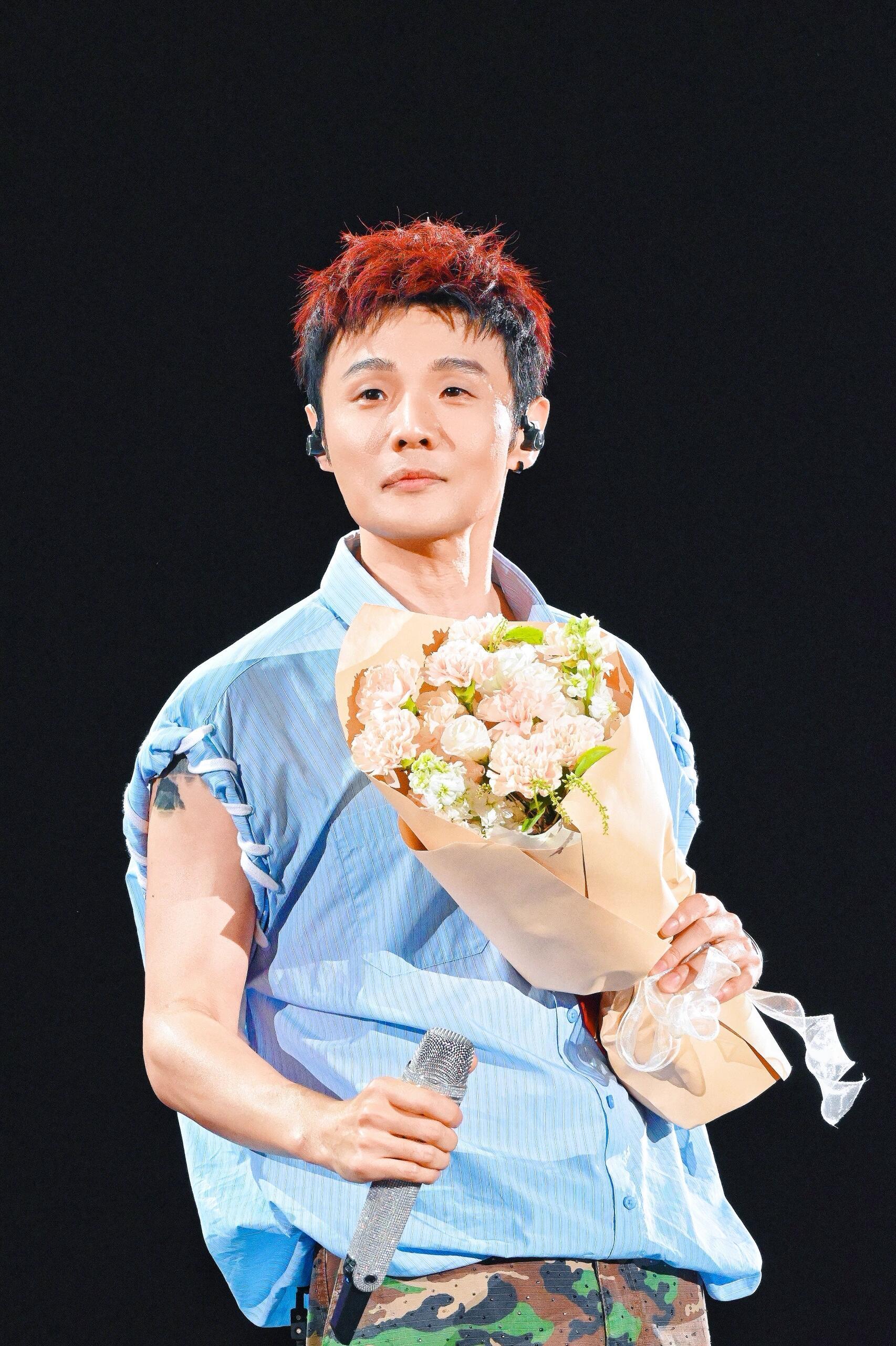 wok，李荣浩好刚发中国著作权协会确认邮件再次质问单依纯并放狠话：我倒要看看今天