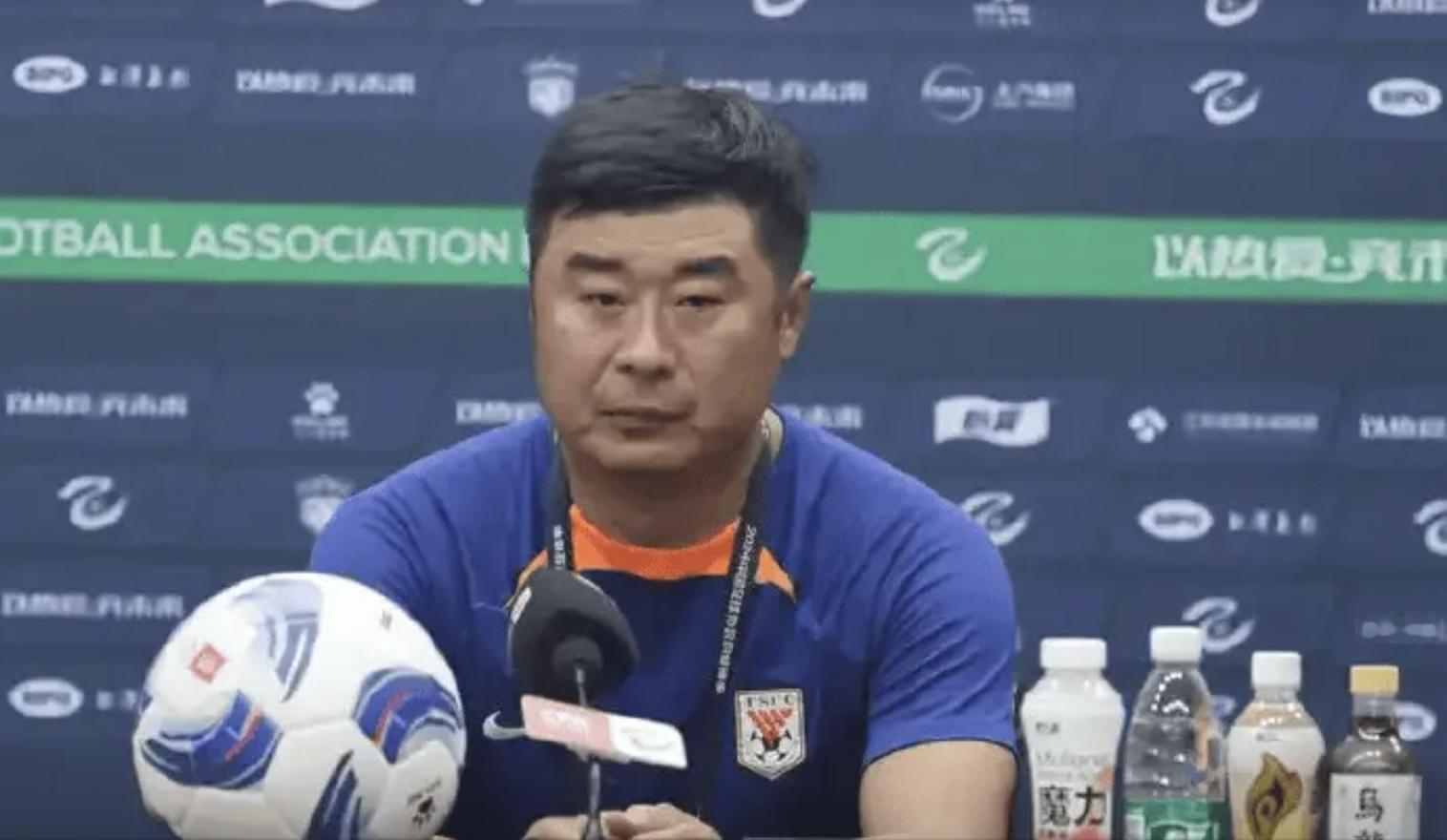 博主的消息，崔康熙回韩国治疗膝盖旧伤后，韩鹏即将走马上任担任临时主教练 ​​​
