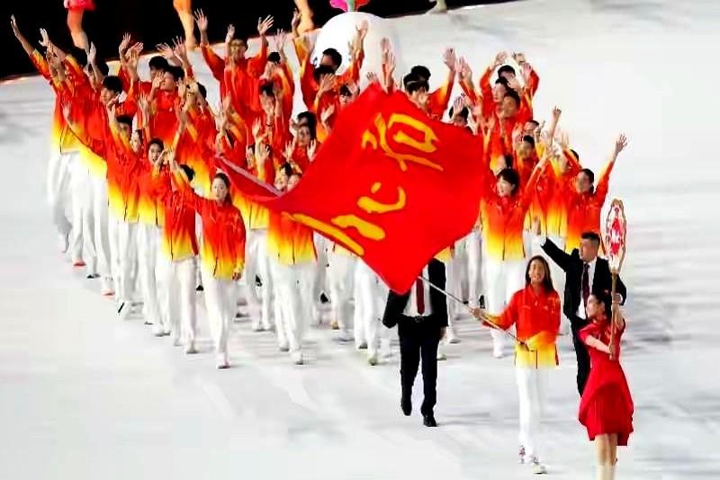 广东又要抢第一了。

2025全运会还没开，奖牌榜先吵翻天。

老广手里攥着69