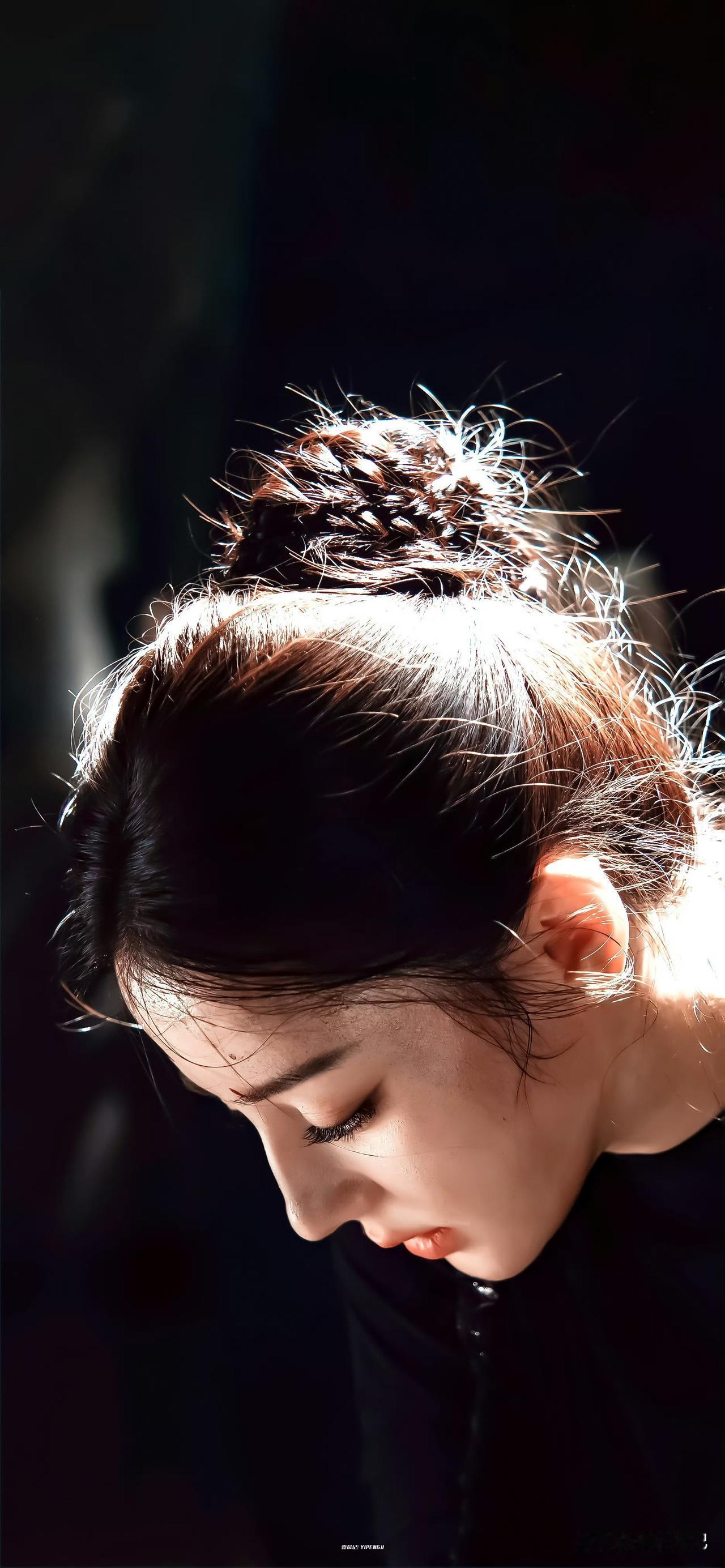 迪丽热巴 · 𝘿𝙞𝙡𝙧𝙖𝙗𝙖 ​​​