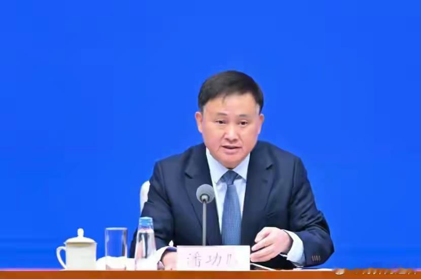 30国央行齐聚上海，欲配置中国国债，构建“新布雷顿森林体系”在所有人都在关心韩国