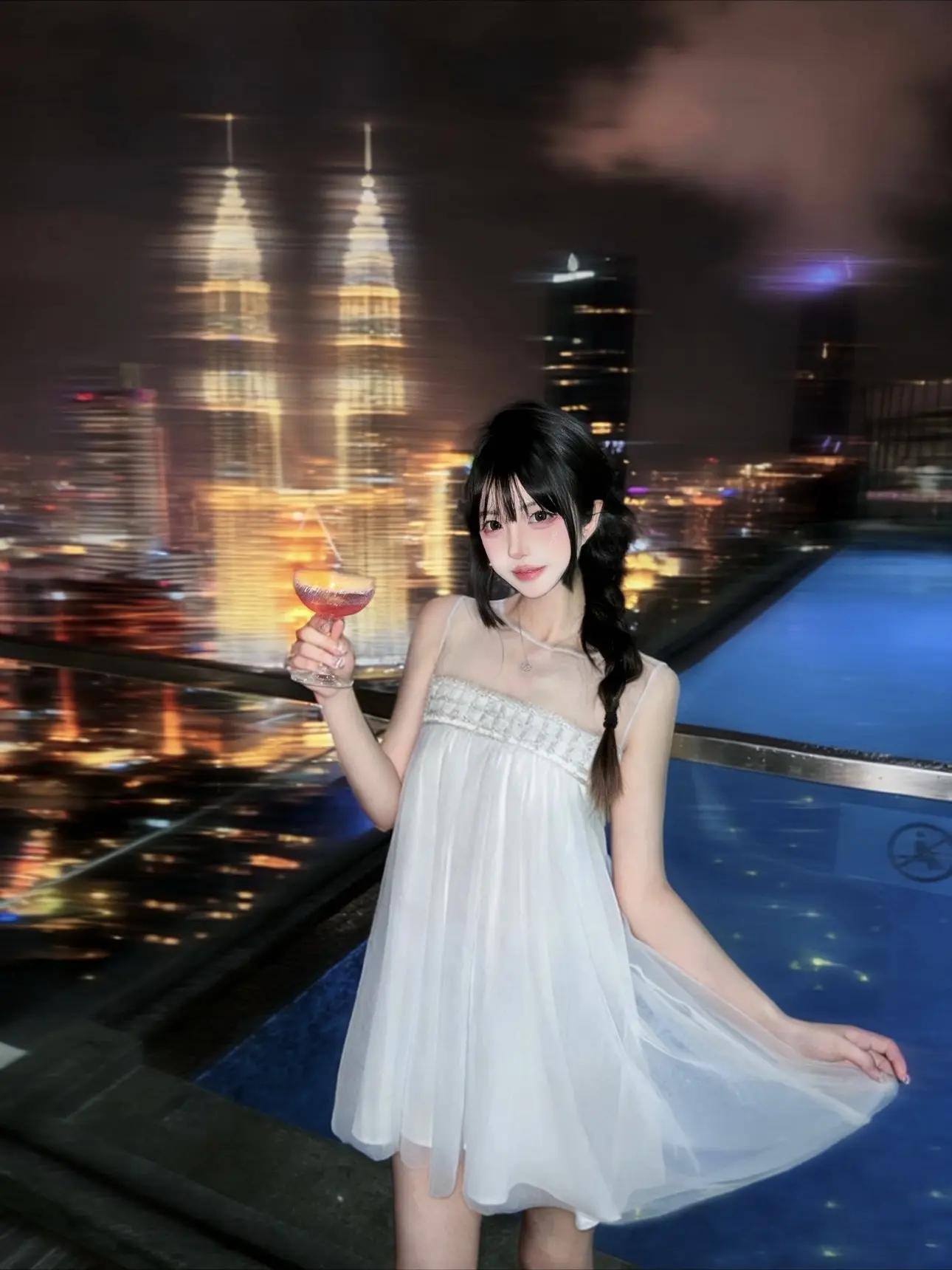 闪耀主角时刻！直接把夜晚随手拍拍成了氛围感神图🌃