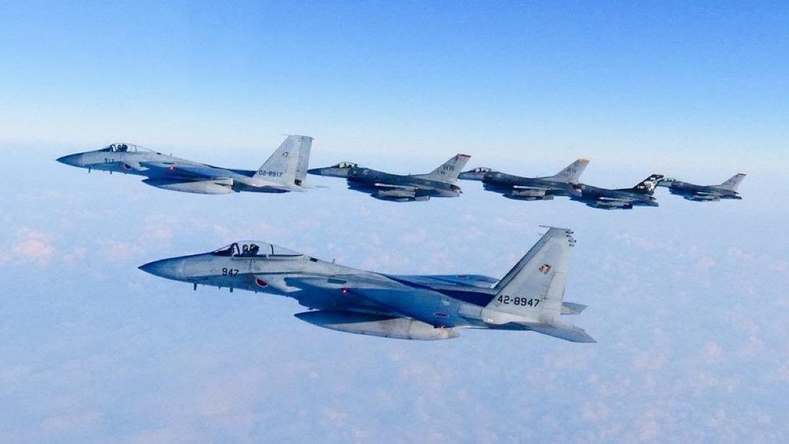 突发新闻：
以色列第12频道：
“预计美国将在未来几天内完成该地区针对伊朗可能发