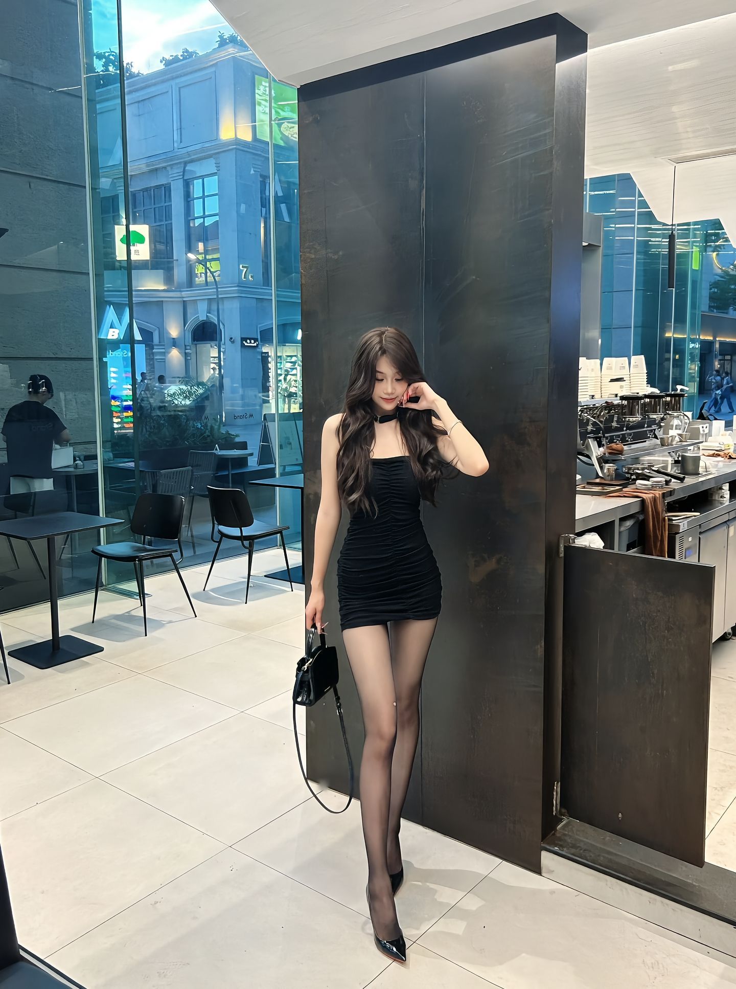 动听的承诺  寒心的谎言。 