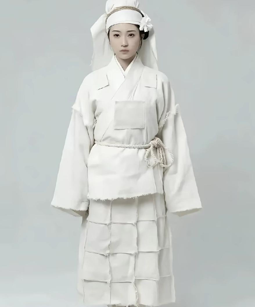 真服了，大牌设计师，这是能穿的出去的？？