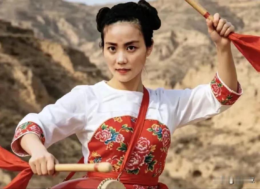 王菲真美，越看越好看，越看越喜欢[赞][赞]