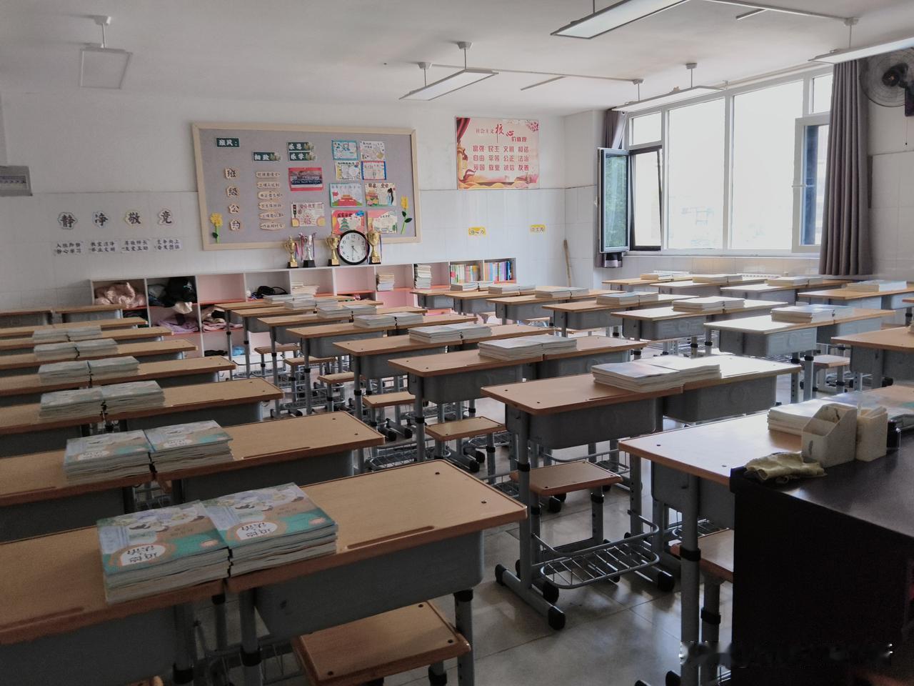 一个老教师，职业生涯，进入最后阶段，不倚老卖老，也不无所事事，干好本职工作，对得