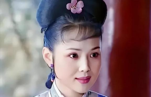 1705年，终年不洗澡，不吃药的93岁宫女苏麻喇姑逝世，51岁的康熙为了再见她一