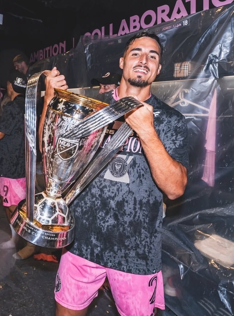 🚨冈萨洛·卢汉正在办理永久居民卡的最后阶段。他将不再占据迈阿密国际队阵容中的外