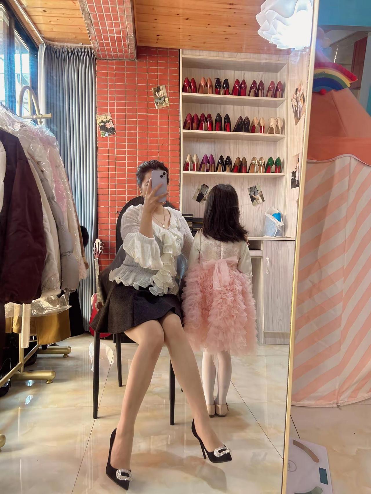 我很想自由，我喜欢自由，可是有个小朋友叫我妈妈👩