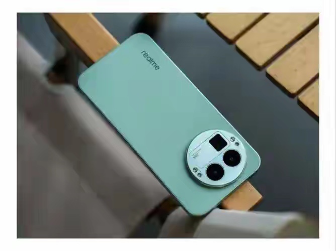 聊点实在的，真我GT9 Pro的爆料参数确实很顶，但能不能顺利发布还是未知数。骁