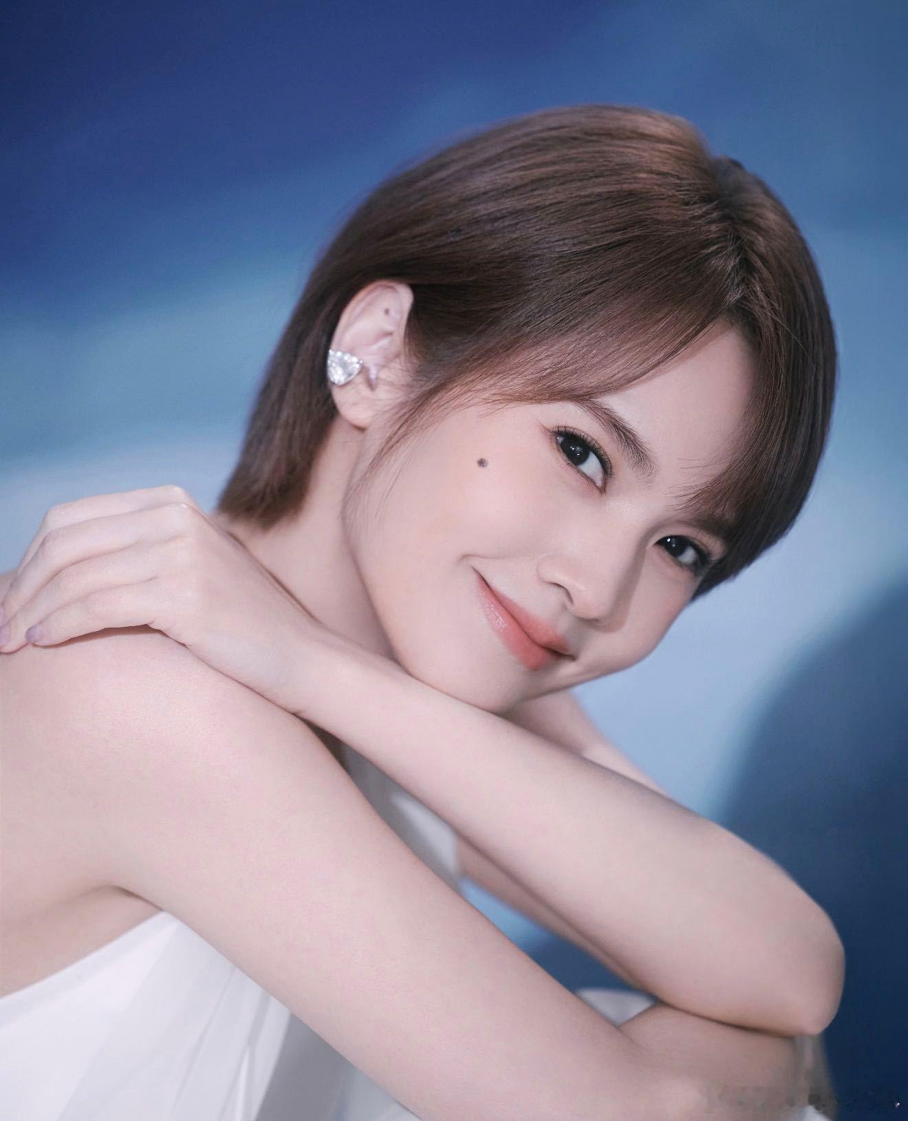 杨丞琳官宣天赐的声音7姐这个发型梦回仰望时期了～期待歌手杨丞琳周五的天赐好声音舞