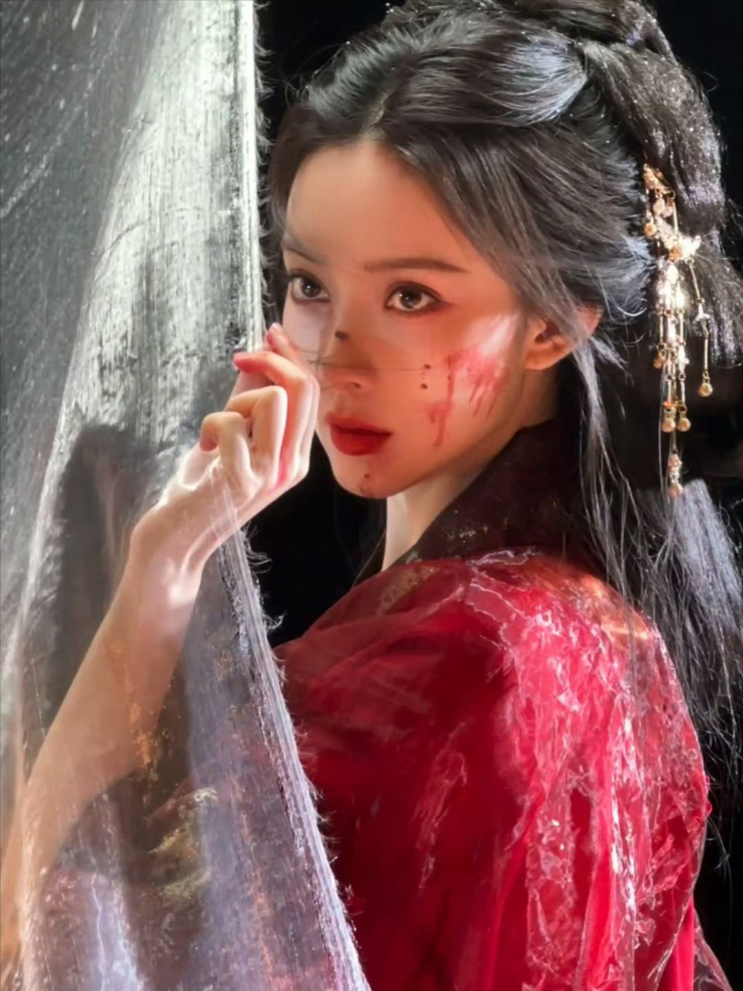 孟子义红衣妆造  如何评价孟子义演的窦昭 孟子义分享了新剧《九重紫》中最新妆造路