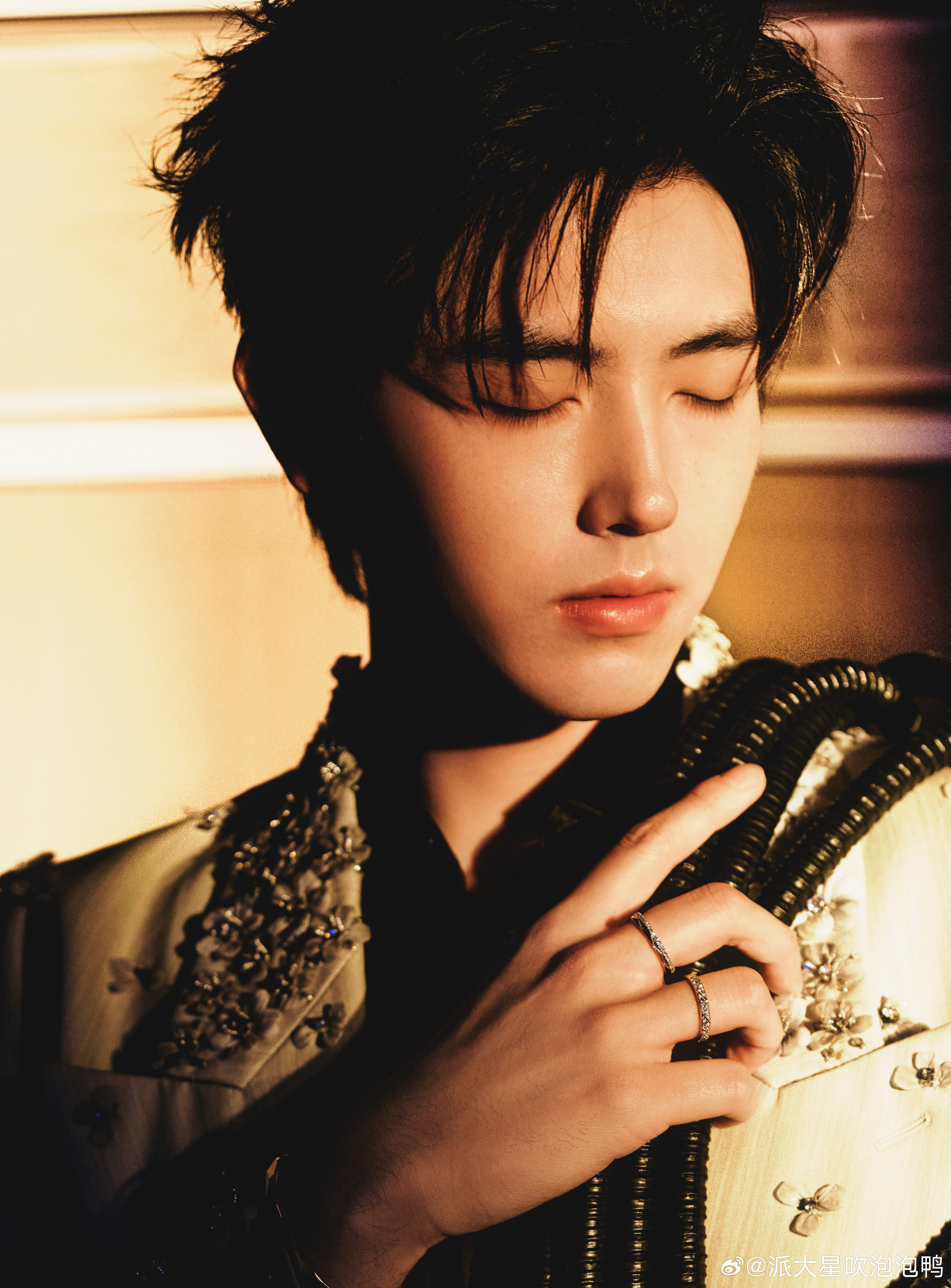 陈飞宇和走马灯的三生三世 缘分妙不可言，走马灯陪伴陈飞宇历经三世，在《白日提灯》