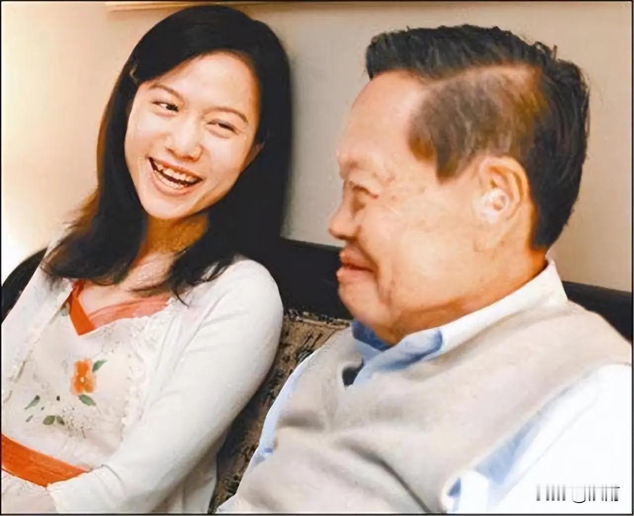 原来，翁帆在杨振宁跟前也有“耍性子”的时候。有一次，有人问起杨振宁，如果那一天即