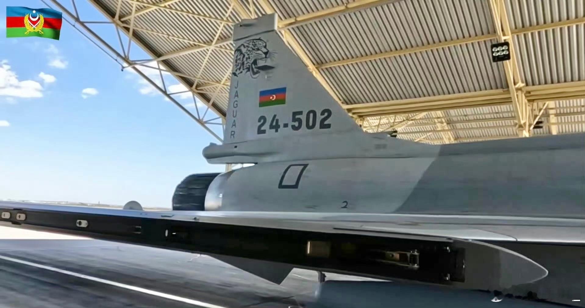 阿塞拜疆空军JF-17C（枭龙3）战斗机首次曝光。此机是巴基斯坦空军现役机“热机