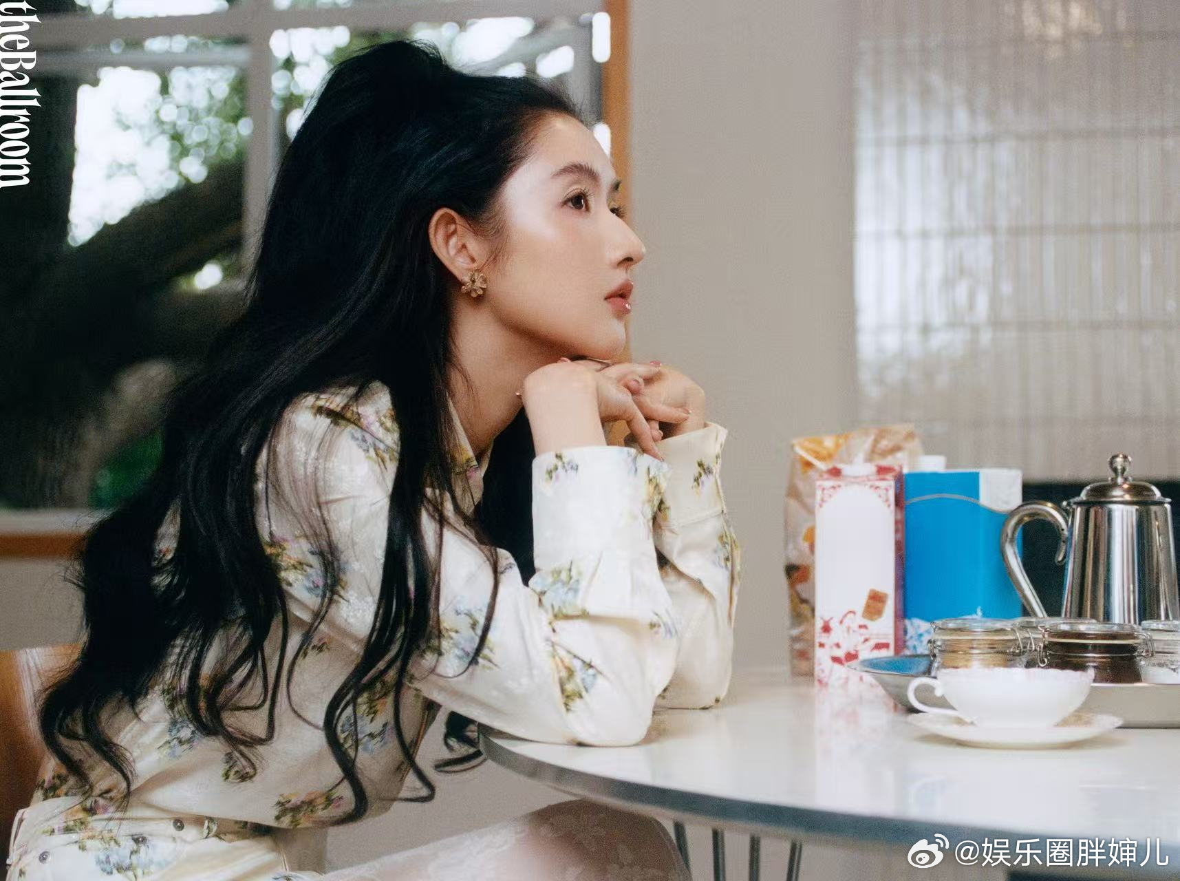 王玉雯花神降临 刷到王玉雯新刊封面被惊艳到！theBallroom 四月刊「春与