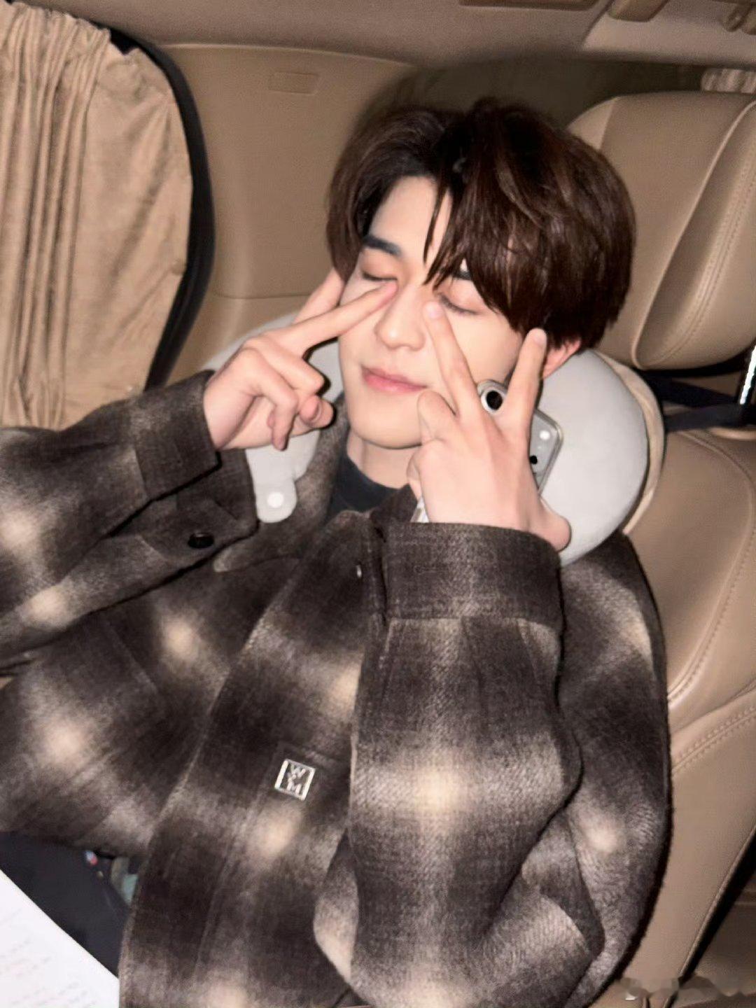 尹浩宇你人还怪好的咧森林进化论2025   别人都在算自己的账，只有他果断选择帮