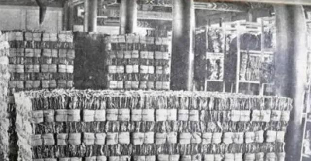 1921年，北洋政府将15万斤、装了8000个麻袋的明清两朝档案，当成废纸作价4