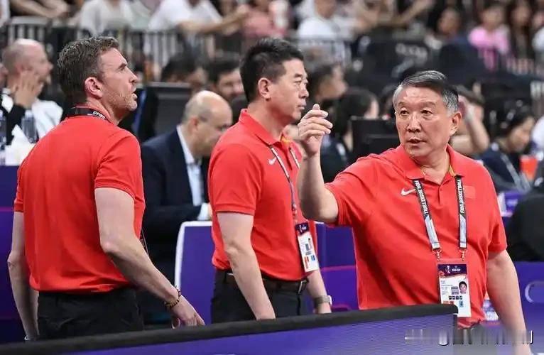 对标一流强队，中国女篮主帅宫鲁鸣引领新征程

2026年1月，中国女篮主教练宫鲁