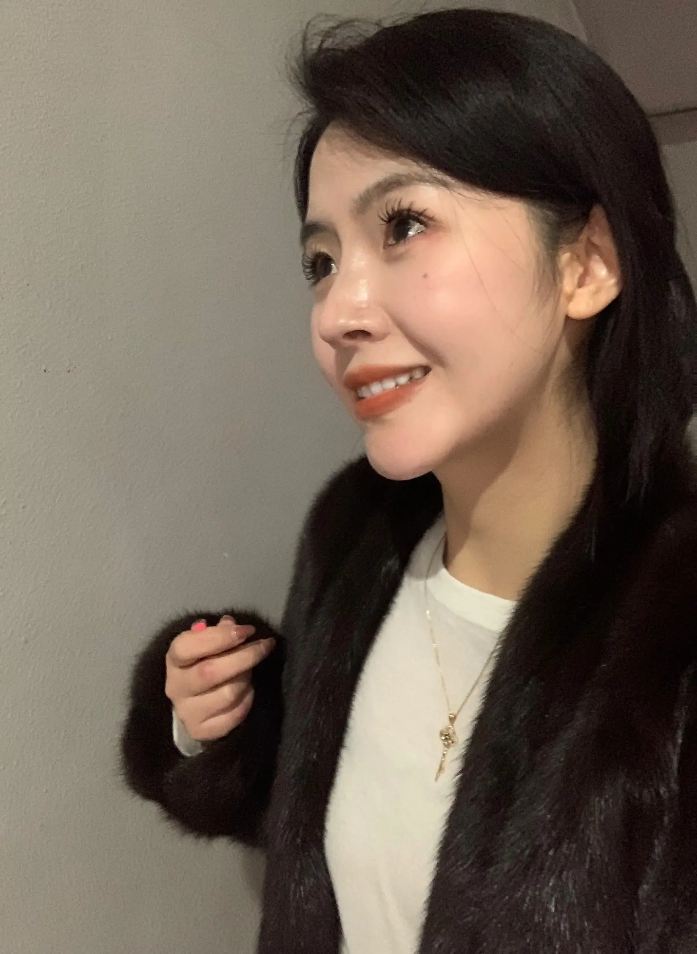 这次的睫毛可以说翘上天了