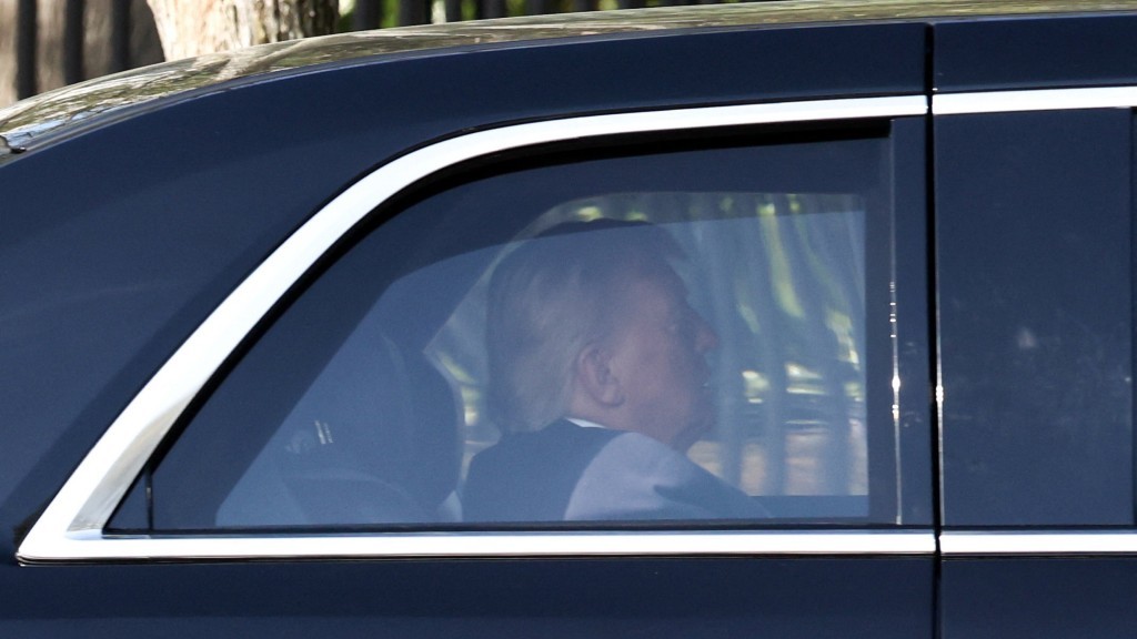 美国联邦最高法院就出生公民权举行口头辩论，特朗普静默旁听约一小时，成为美国首位出