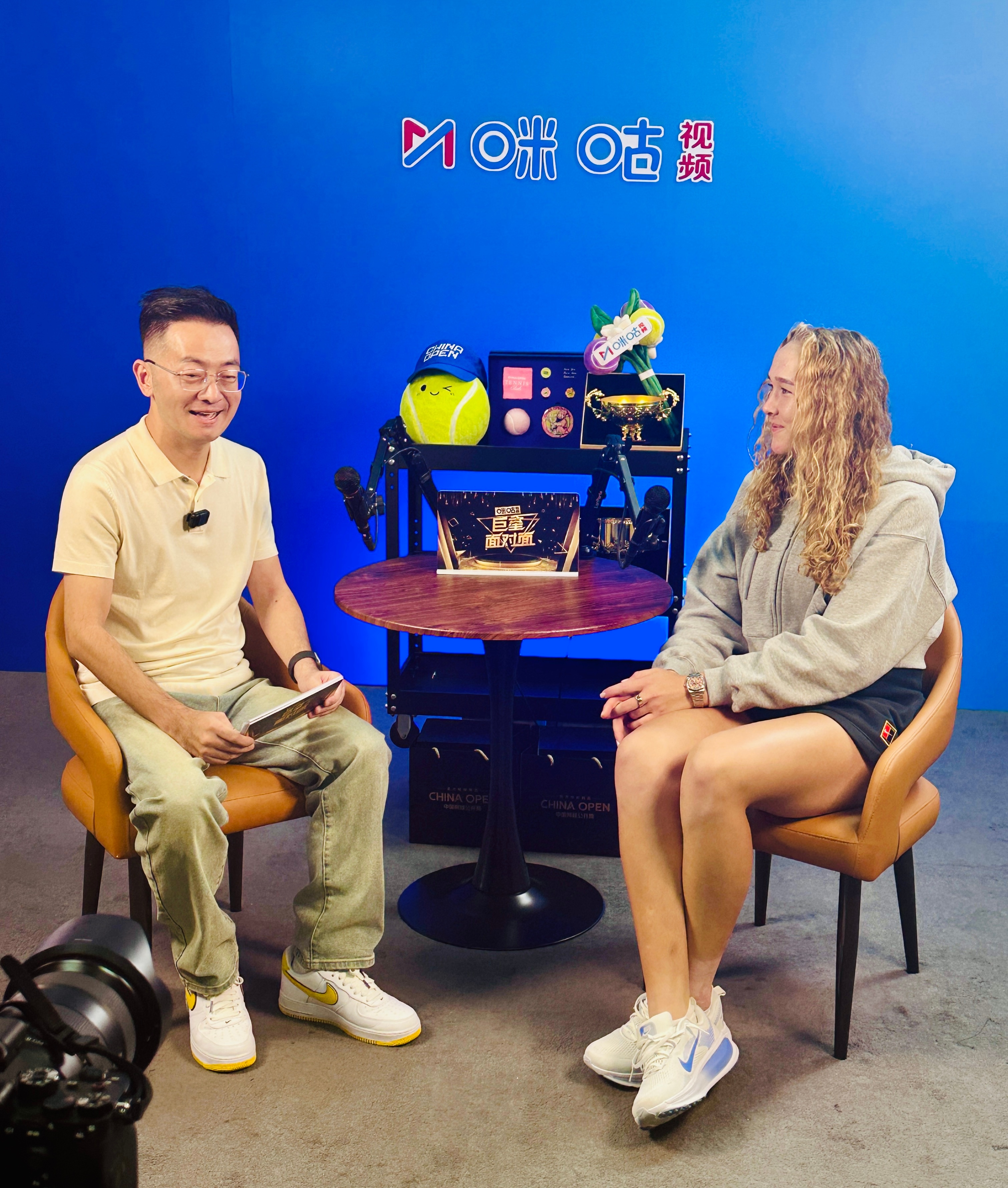 小米拉实在太可爱了！古灵精怪，充满爱心。转职业三年就成为大满贯冠军，还拿到奥运会
