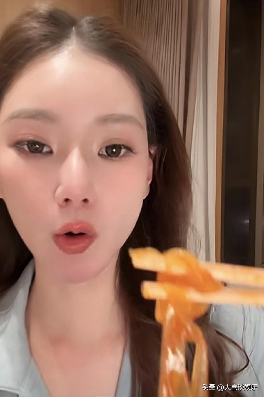 我要是汪小菲，
肯定要提防着点马筱梅，
她这张嘴实在是太会哄人了。

她当着直播