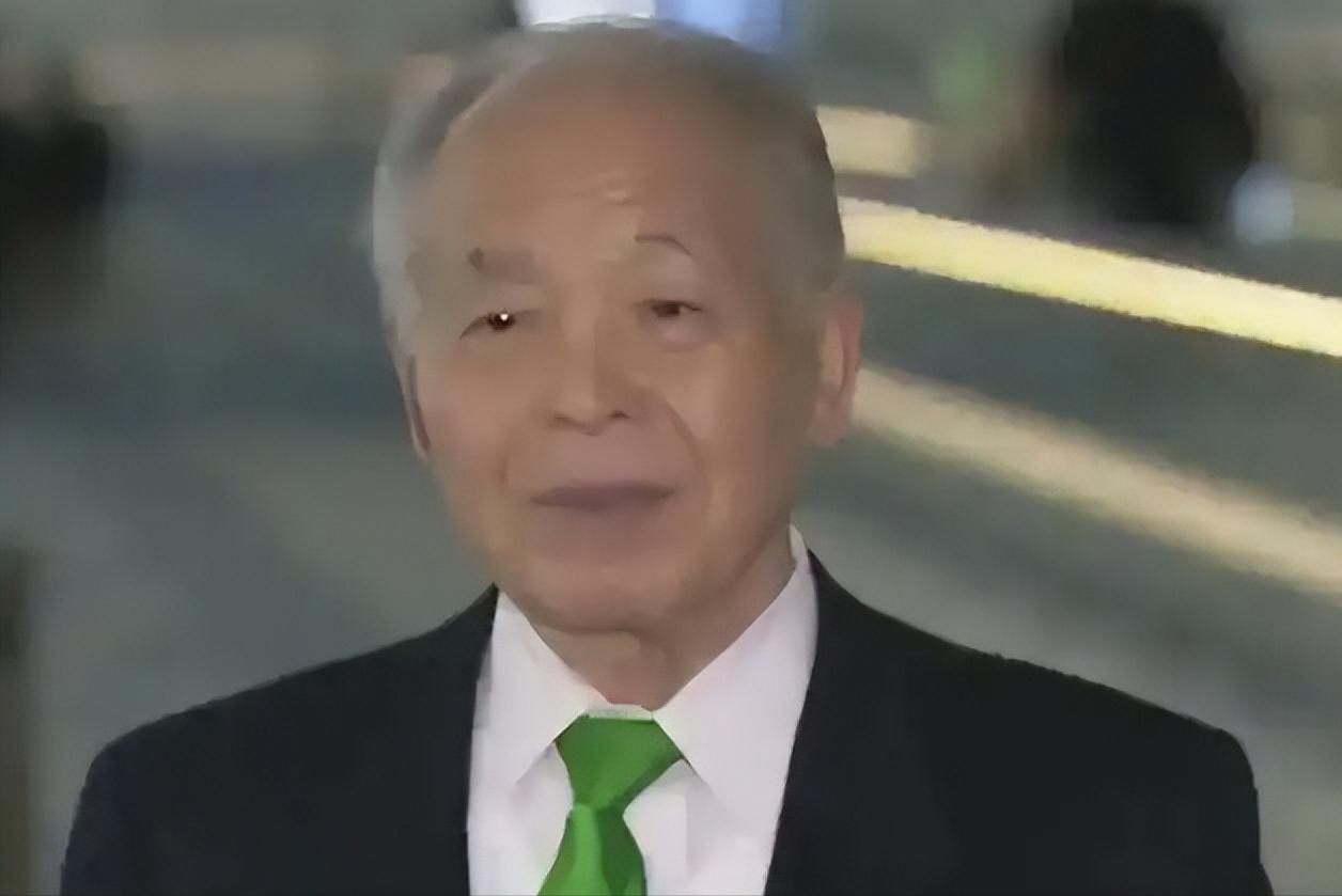 12月27日，正在俄罗斯访问的日本自民党参议员铃木宗男接受了媒体的访问，谈论了他