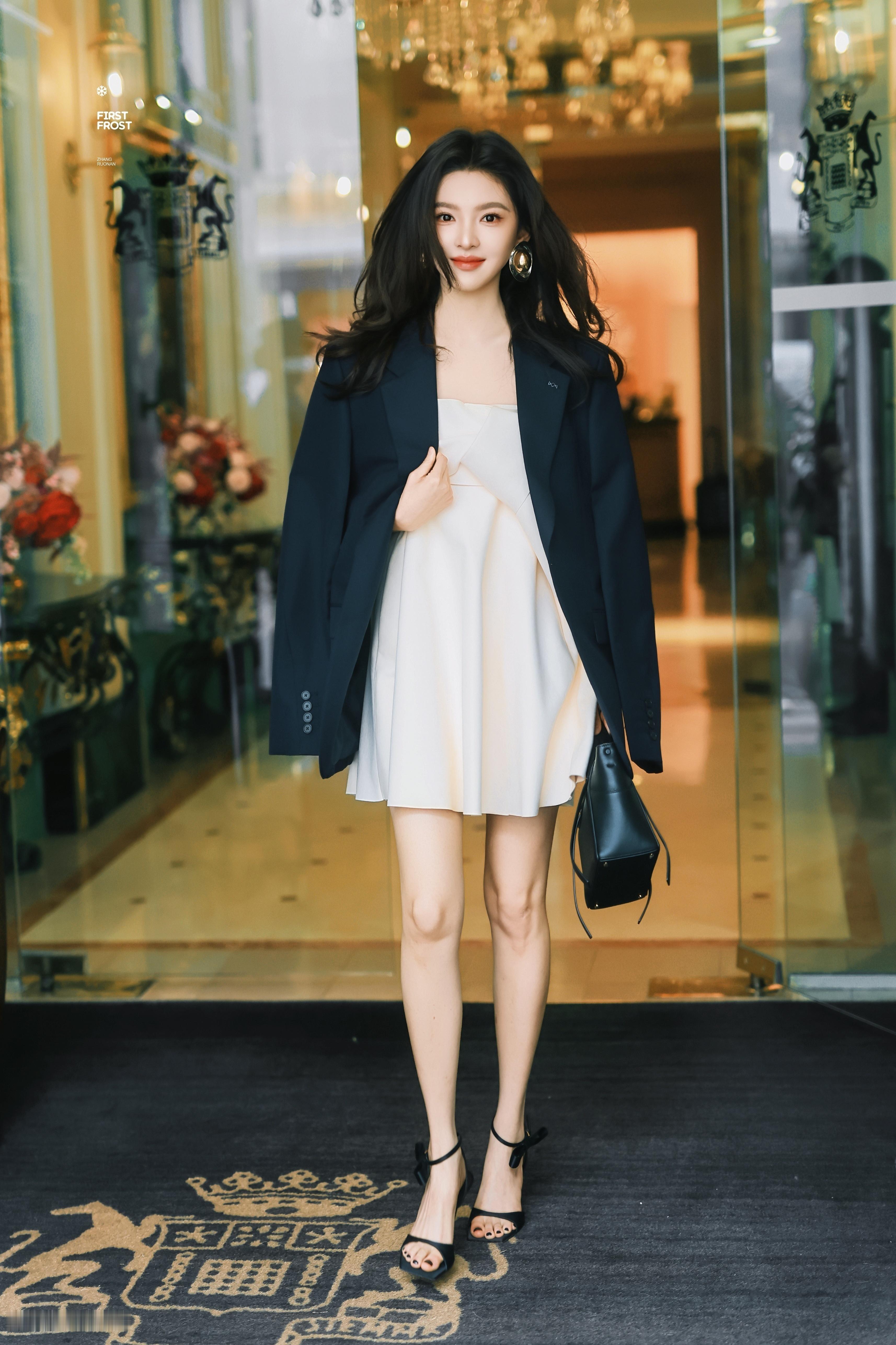 章若楠一天就吃一个鸡蛋章若楠 Givenchy纪梵希💛 