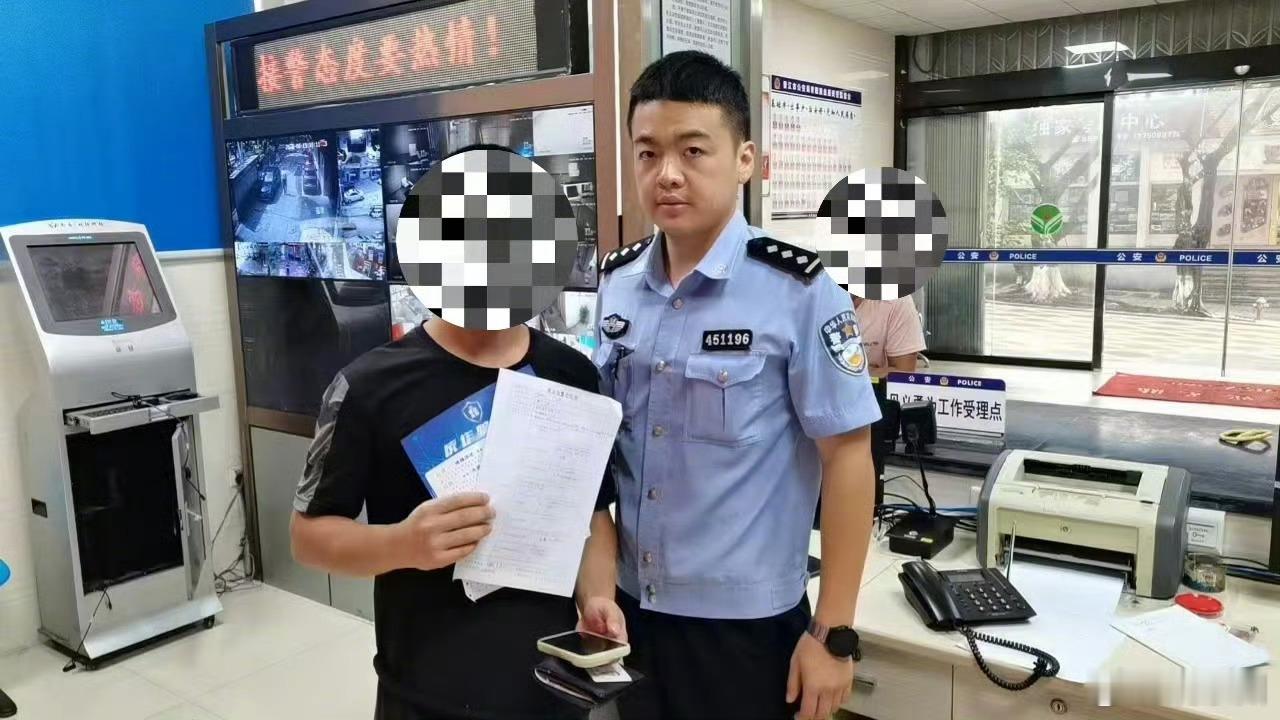 #泉州男子深陷诈骗民警及时劝阻5万多元# 近日，青阳所接到反诈预警，李先生正在遭