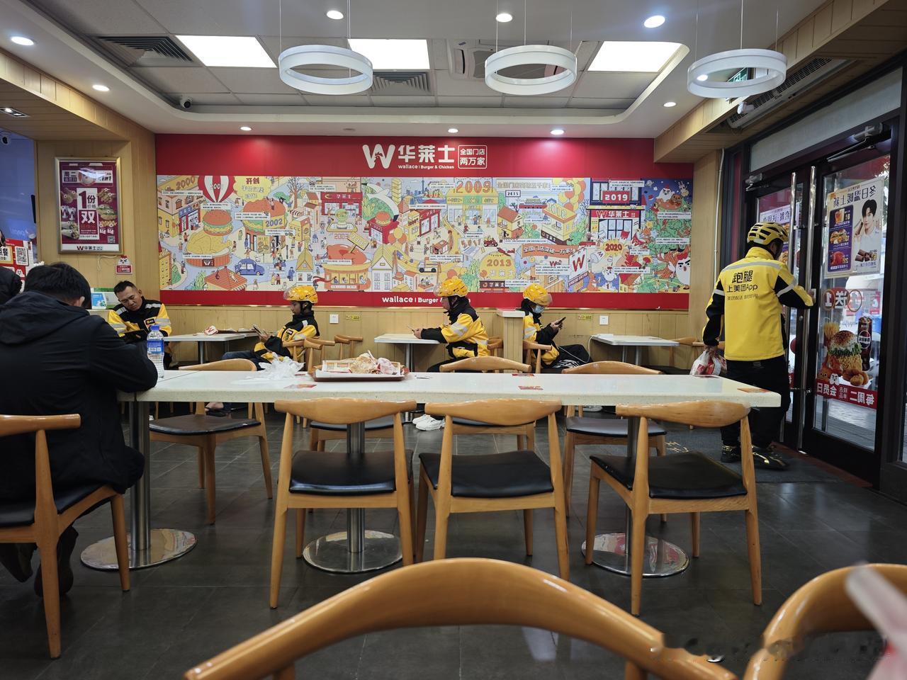 随手拍张照这一张照片就能说明当下外卖三巨头市场，谁是真老大哦，也能看出消费者日常